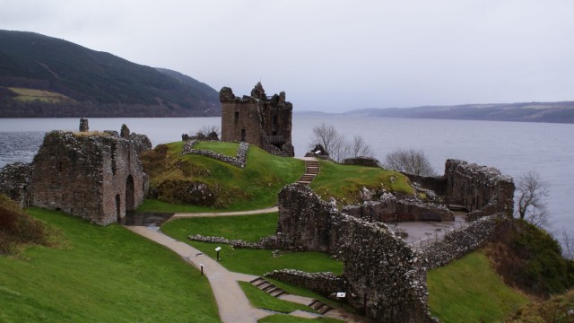 Explore History urquhart castle